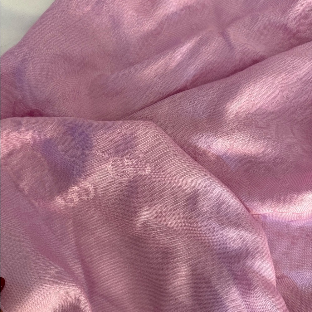 GUCCI ROSE LOGO MONOGRAM SCARF - Picture 3 of 4